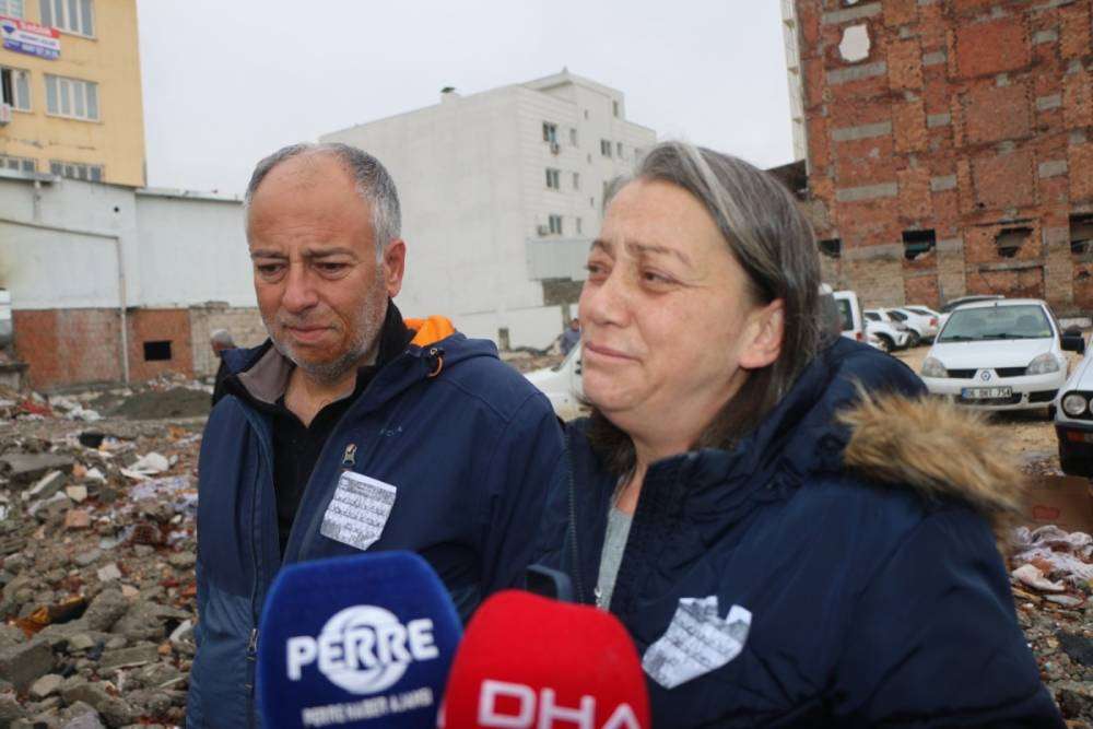 İsias'ın enkazında çocuklarından bir iz aradılar:   - Videolu Haber