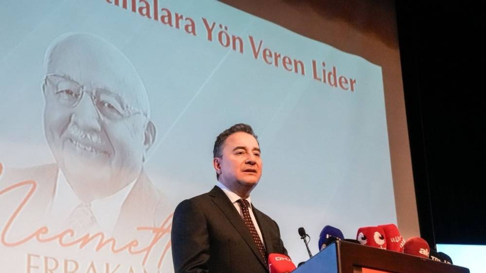 Ali Babacan&rsquo;dan T&uuml;rkiye&rsquo;nin barış ve diplomasi vurgusu ve ekonomik eleştiriler 