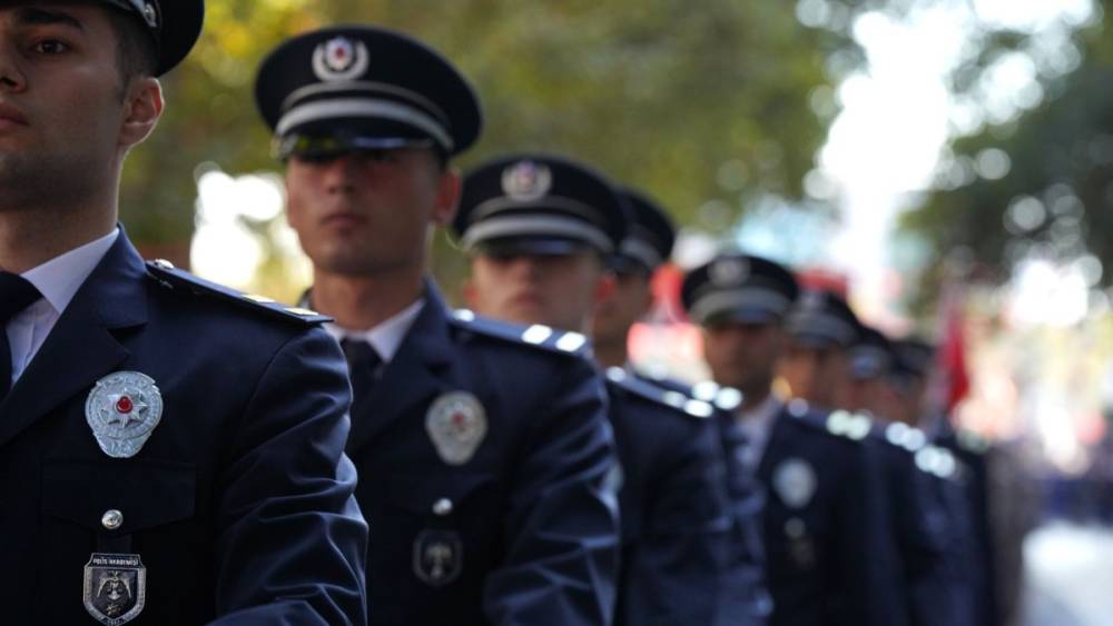 İ&ccedil;işleri Bakanlığı&rsquo;ndan polis ve bek&ccedil;i d&uuml;zenlemesi 