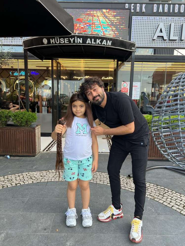 “Bazı kahramanlar pelerin takmıyor ama saçlarını lösemili çocuklar için uzatıyor”